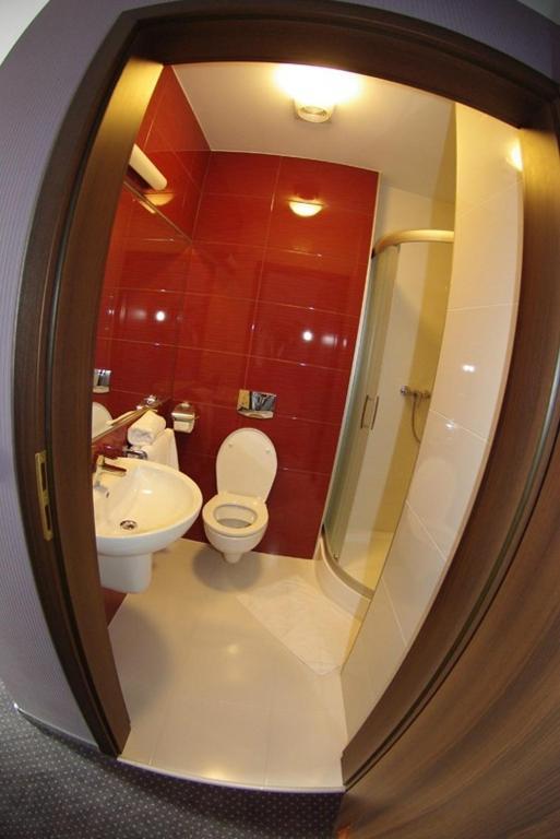 Hotel Pod Zlota Korona Opole Bilik gambar